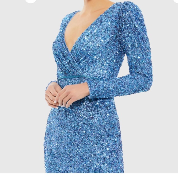 MAC DUGGAL
Puff Shoulder Sequined Surplice Gown new with tag size 8 - Picture 2 of 8